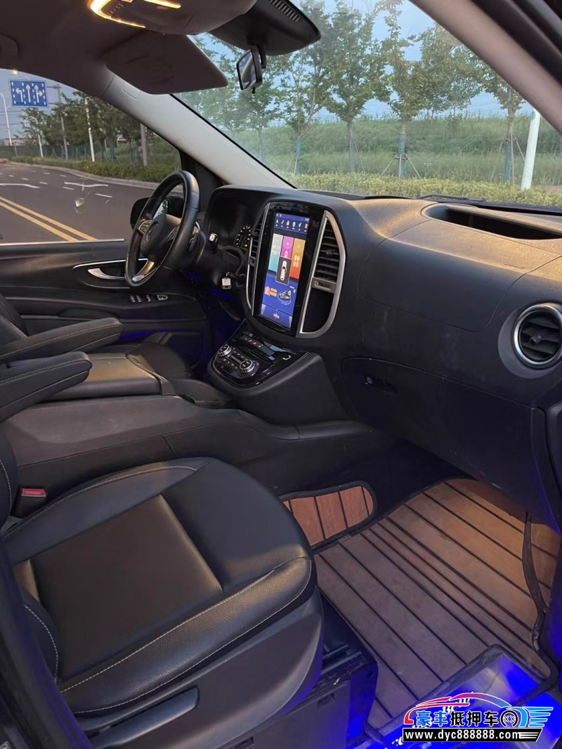 20年奔驰威霆轿车抵押车出售