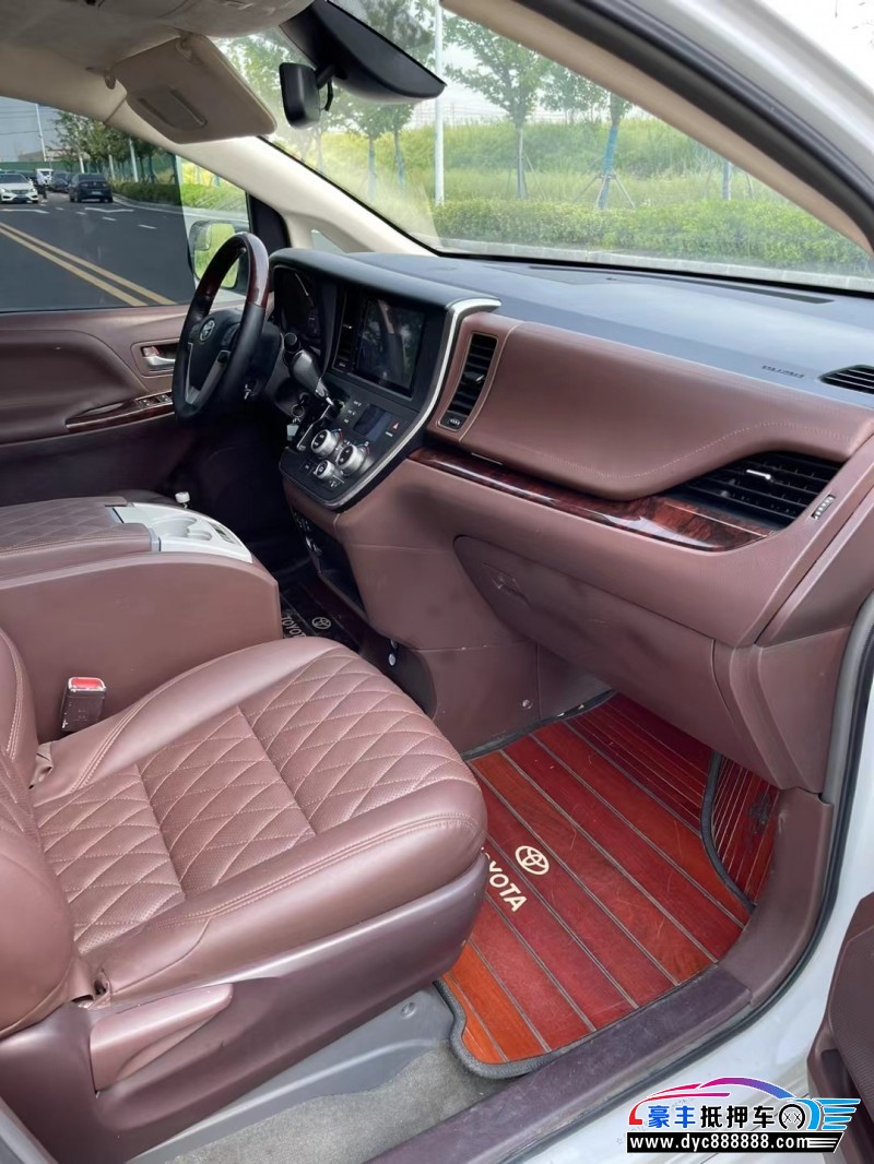 18年丰田塞纳轿车抵押车出售