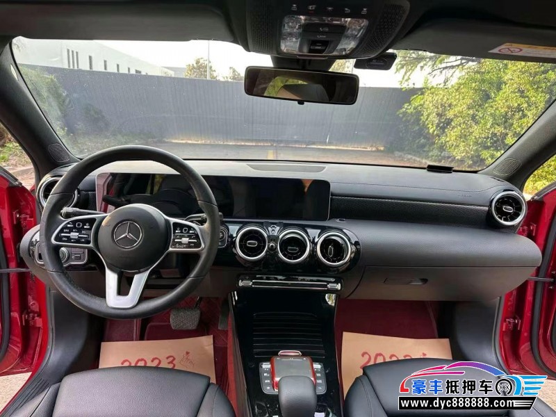 20年奔驰A轿车抵押车出售