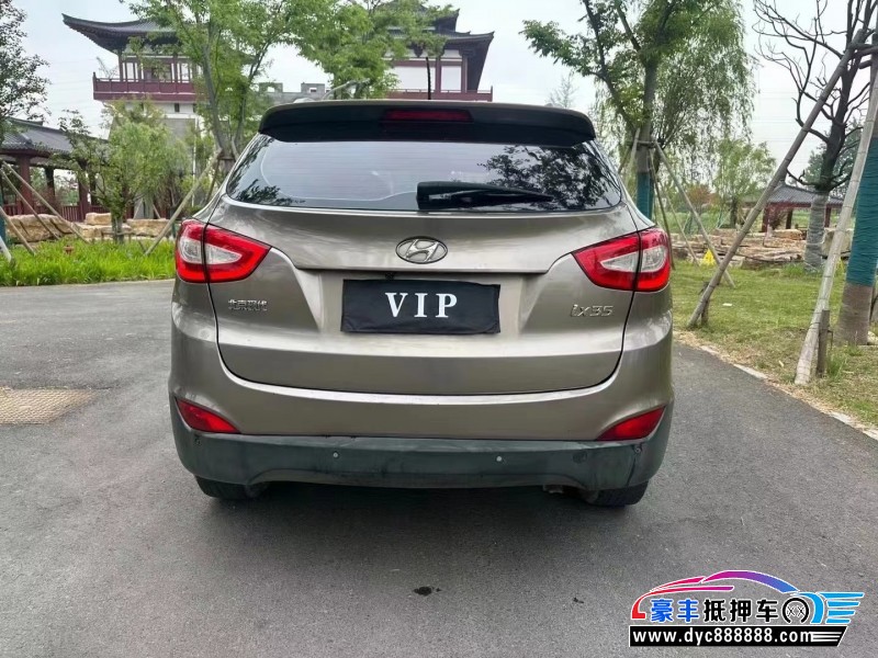 15年现代ix35轿车抵押车出售