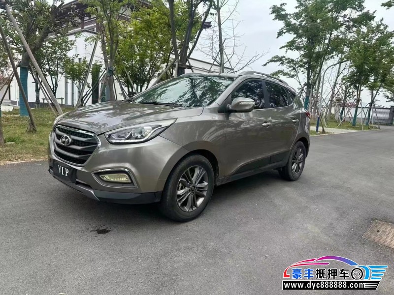 15年现代ix35轿车抵押车出售