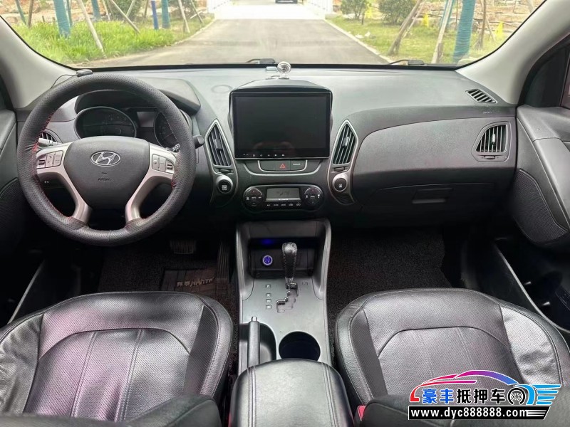 15年现代ix35轿车抵押车出售