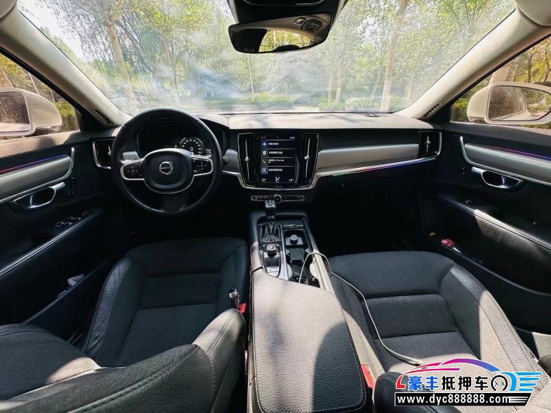 19年沃尔沃S90轿车抵押车出售