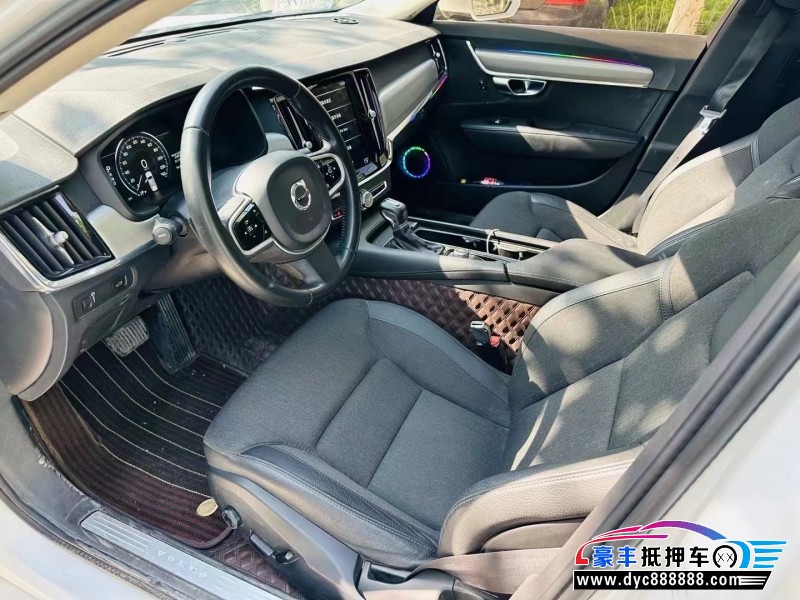 19年沃尔沃S90轿车抵押车出售