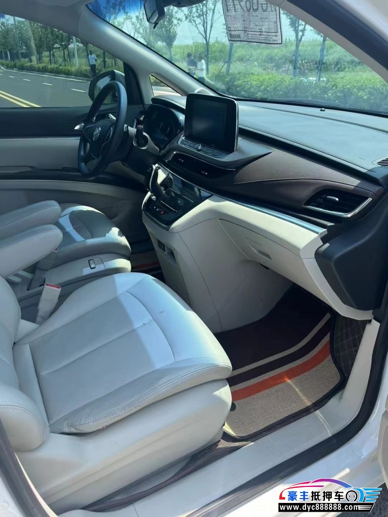 22年别克GL8轿车抵押车出售