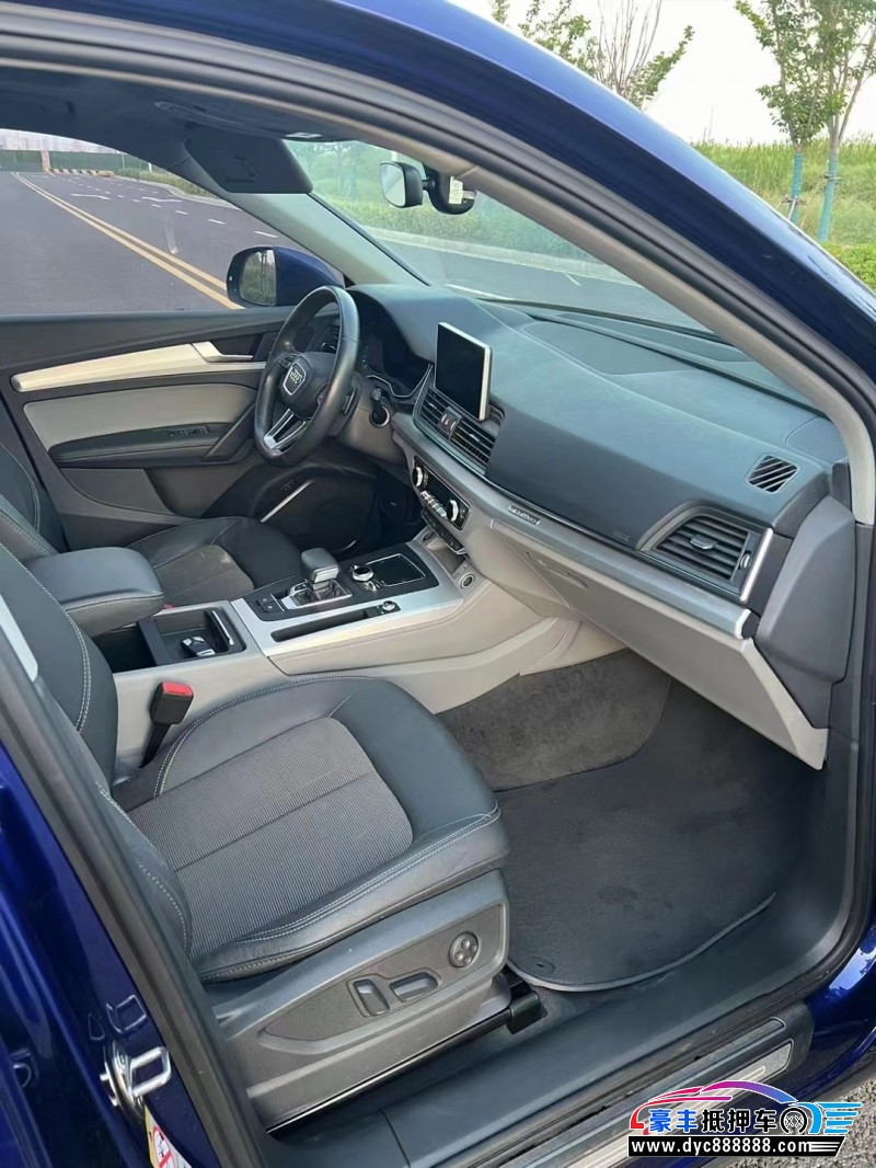 19年奥迪Q5轿车抵押车出售