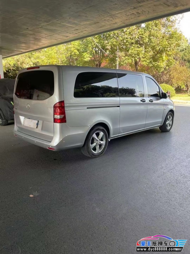 17年奔驰威霆MPV抵押车出售