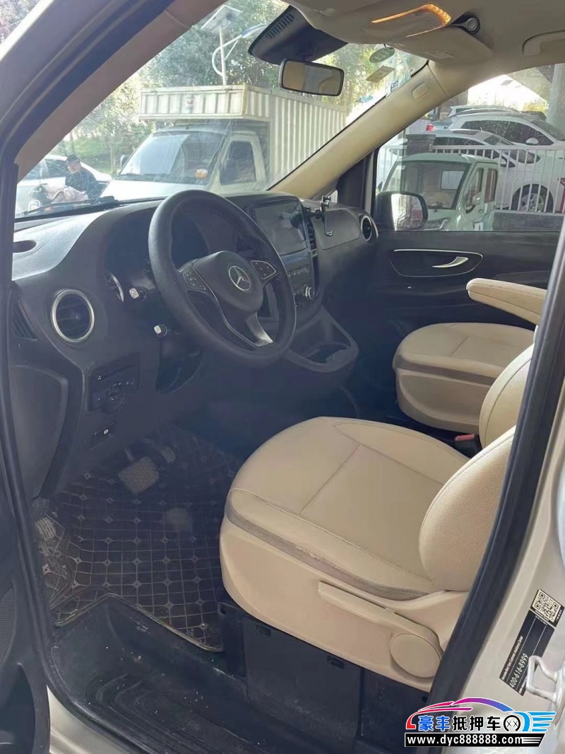 17年奔驰威霆MPV抵押车出售