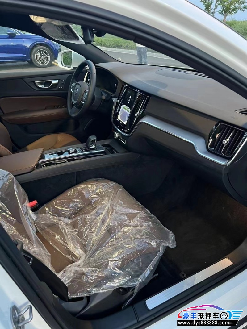 23年沃尔沃S60轿车抵押车出售