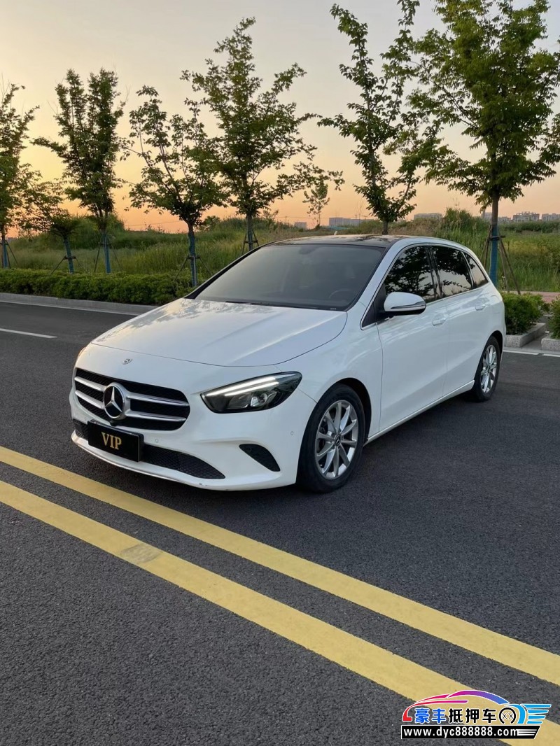 21年奔驰B轿车抵押车出售