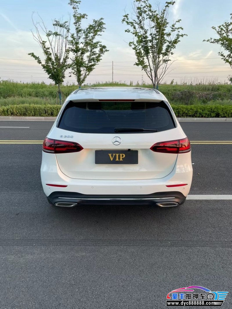 21年奔驰B轿车抵押车出售