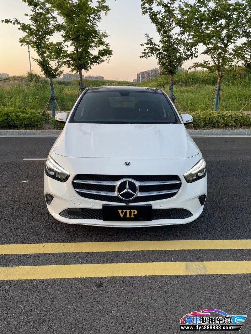 21年奔驰B轿车抵押车出售