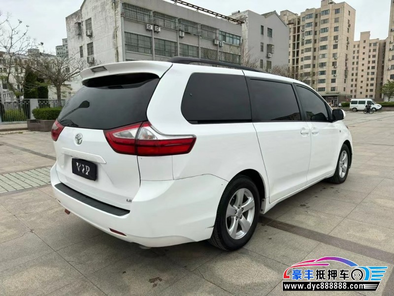 18年丰田塞纳轿车抵押车出售