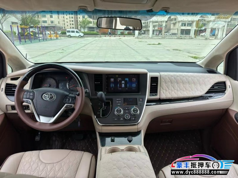 18年丰田塞纳轿车抵押车出售