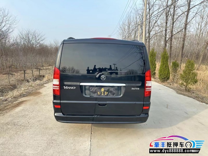 13年奔驰唯雅诺轿车抵押车出售