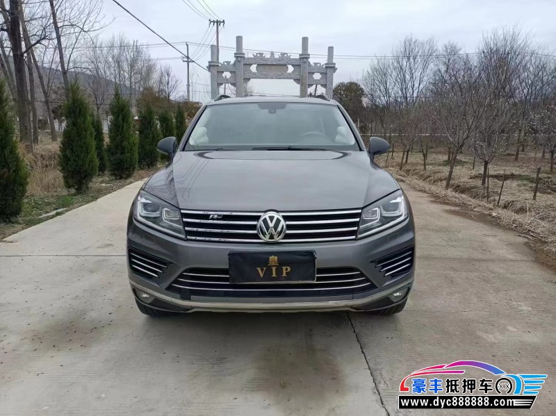 14年大众途锐轿车抵押车出售