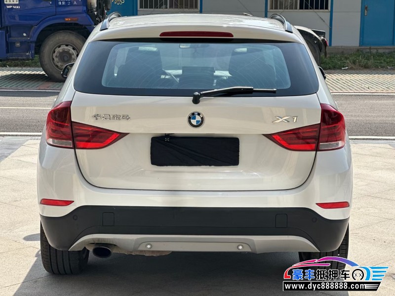 13年宝马X1轿车抵押车出售