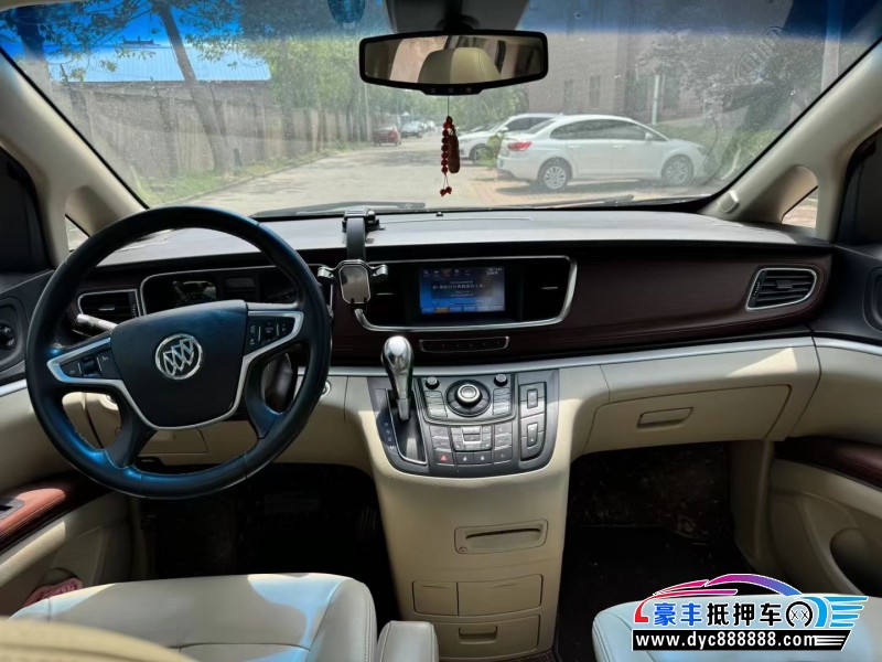 15年别克GL8轿车抵押车出售