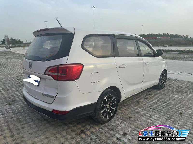 17年宝骏730轿车抵押车出售