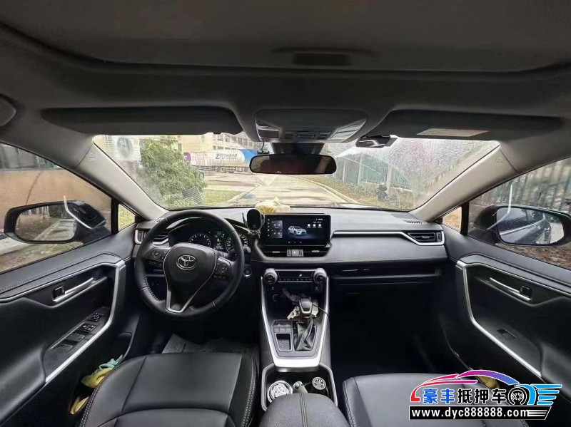 23年丰田威兰达轿车抵押车出售