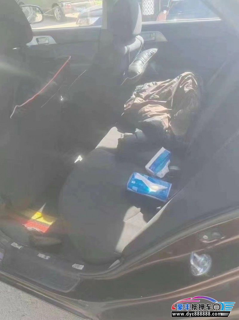 14年起亚福瑞迪轿车抵押车出售