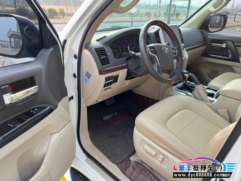 18年丰田兰德酷路泽（陆巡）轿车抵押车出售