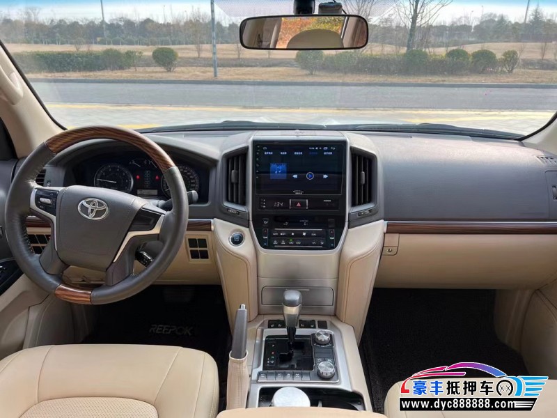 18年丰田兰德酷路泽（陆巡）轿车抵押车出售