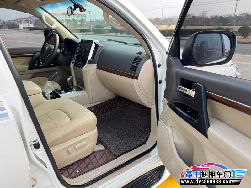 18年丰田兰德酷路泽（陆巡）轿车抵押车出售