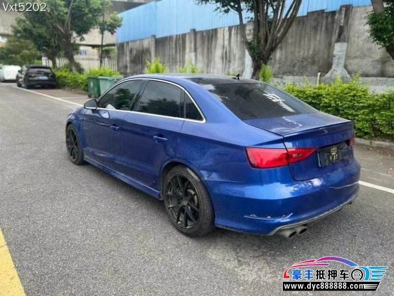 16年奥迪S3轿车抵押车出售