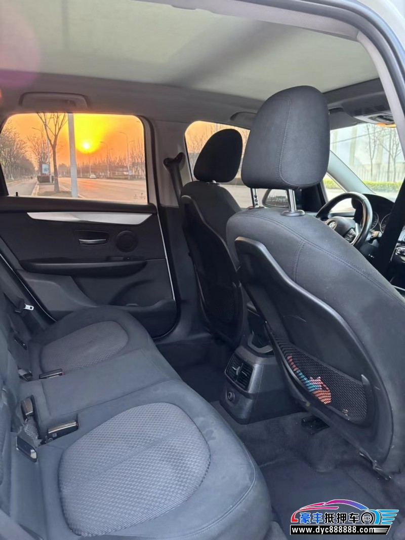 18年宝马2系轿车抵押车出售