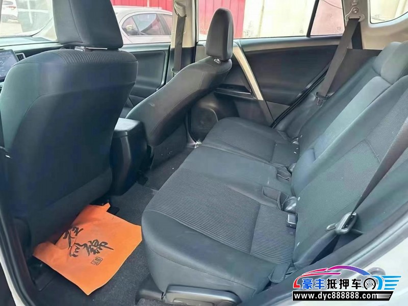 18年丰田RAV4荣放轿车抵押车出售