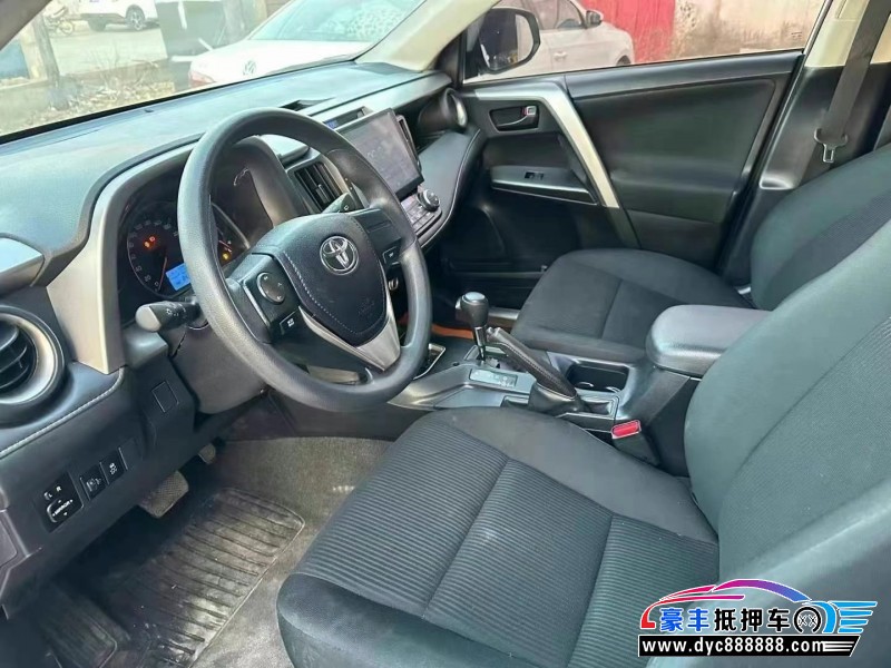 18年丰田RAV4荣放轿车抵押车出售