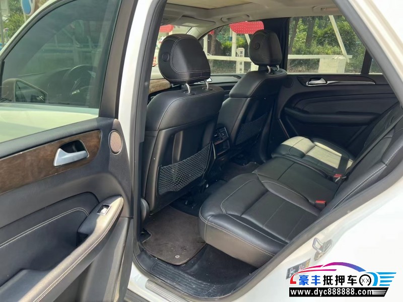 14年奔驰ML轿车抵押车出售