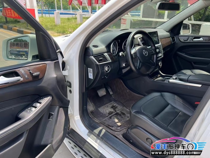 14年奔驰ML轿车抵押车出售