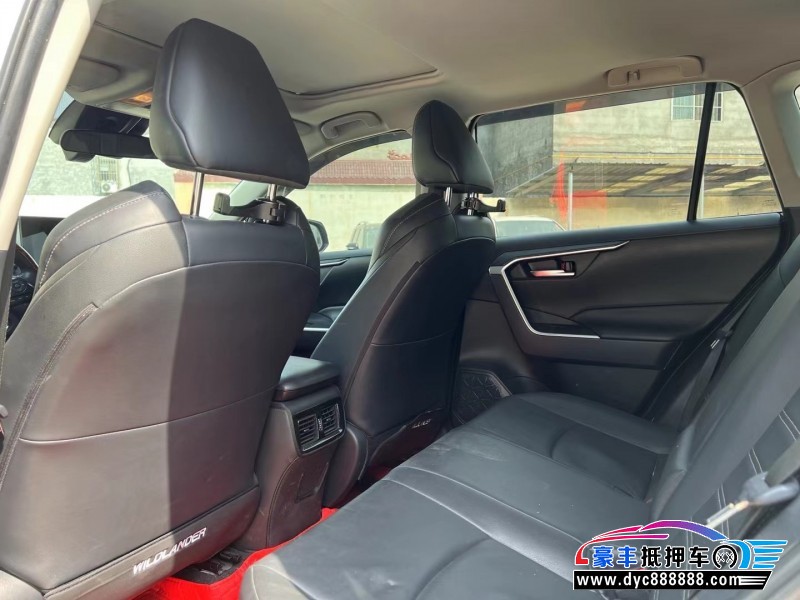 21年丰田威兰达轿车抵押车出售