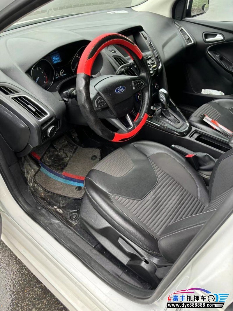 17年福特福克斯轿车抵押车出售