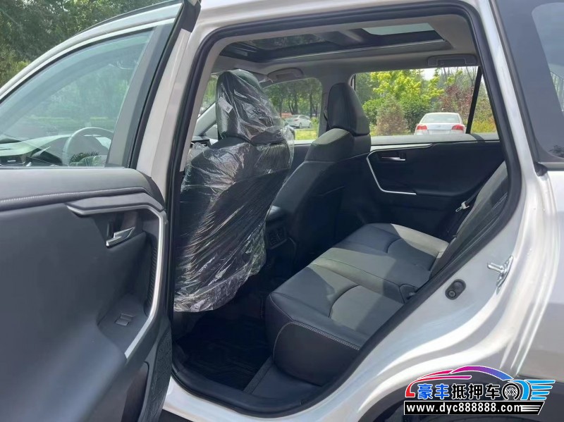 24年丰田RAV4轿车抵押车出售