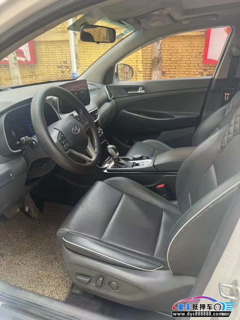 20年现代途胜轿车抵押车出售