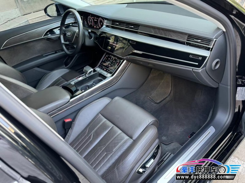20年奥迪A8轿车抵押车出售