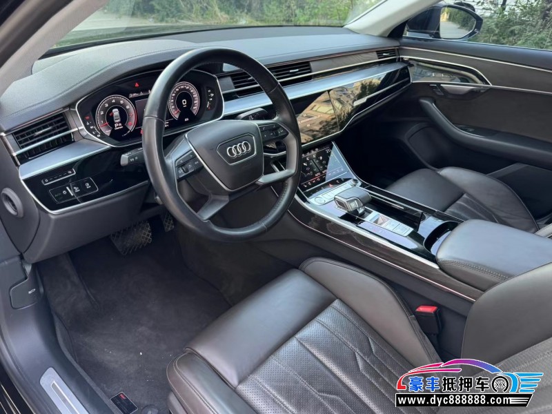 20年奥迪A8轿车抵押车出售