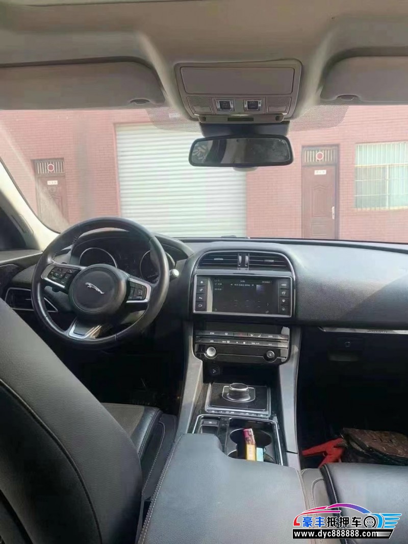 17年捷豹F-PACE轿车抵押车出售