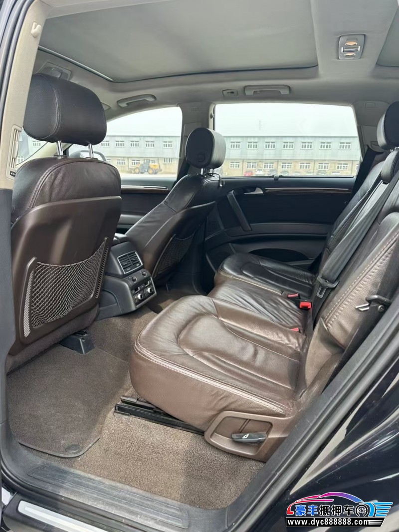 13年奥迪Q7轿车抵押车出售