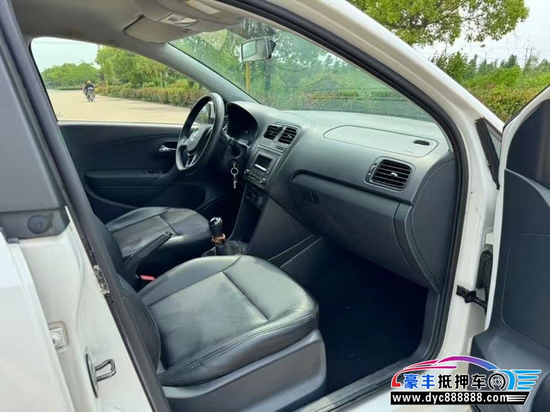 17年大众polo轿车抵押车出售