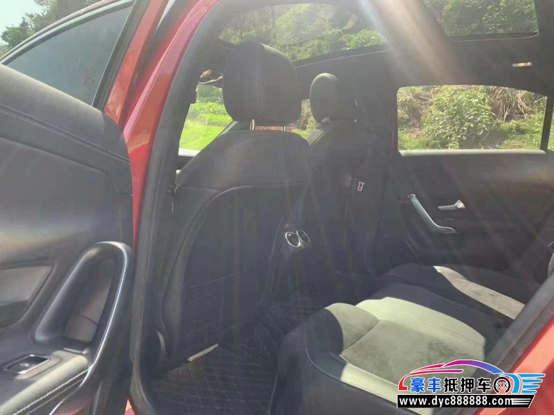 20年奔驰A轿车抵押车出售