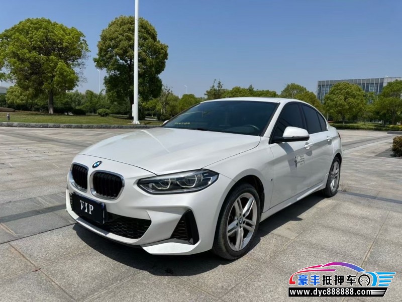 21年宝马1系轿车抵押车出售