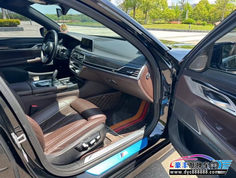 22年宝马7系轿车抵押车出售