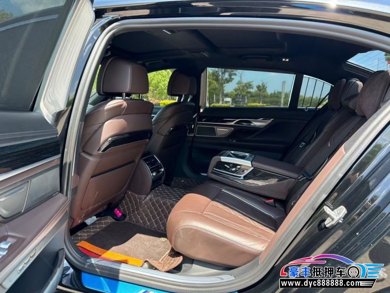 22年宝马7系轿车抵押车出售