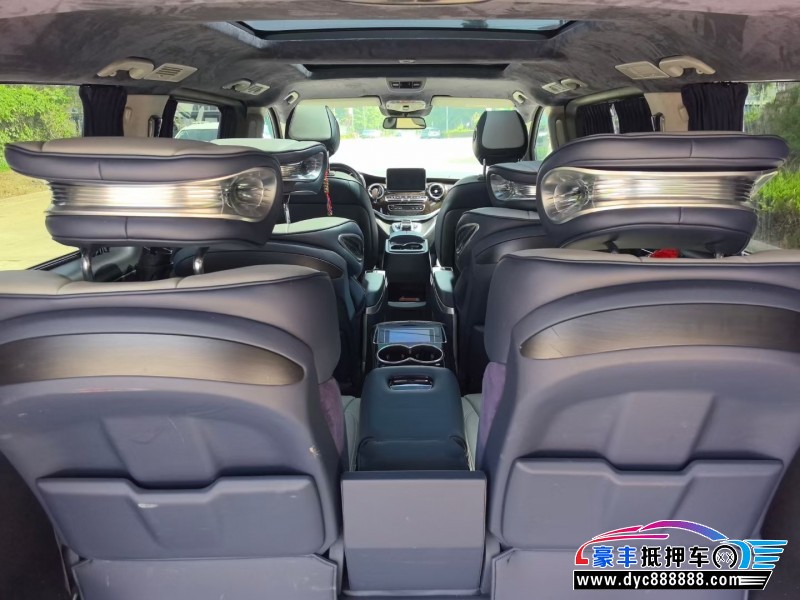 18年奔驰V轿车抵押车出售