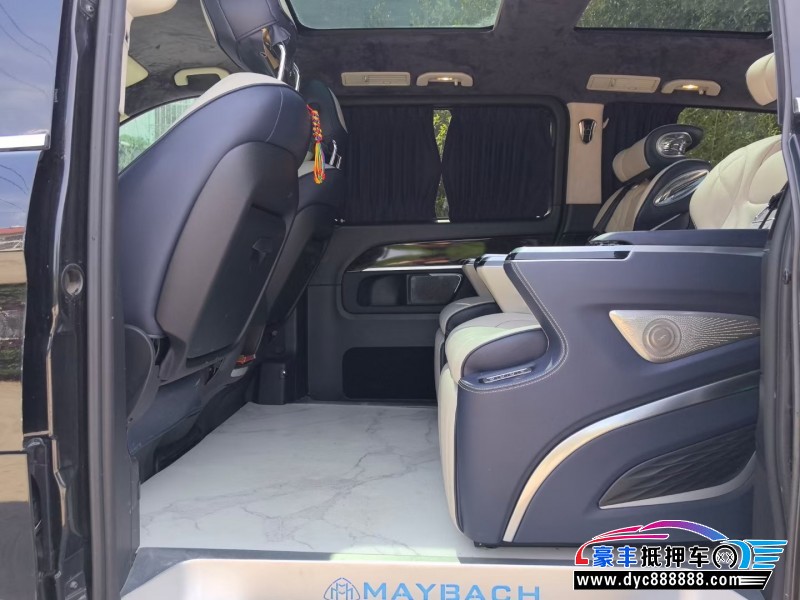 18年奔驰V轿车抵押车出售