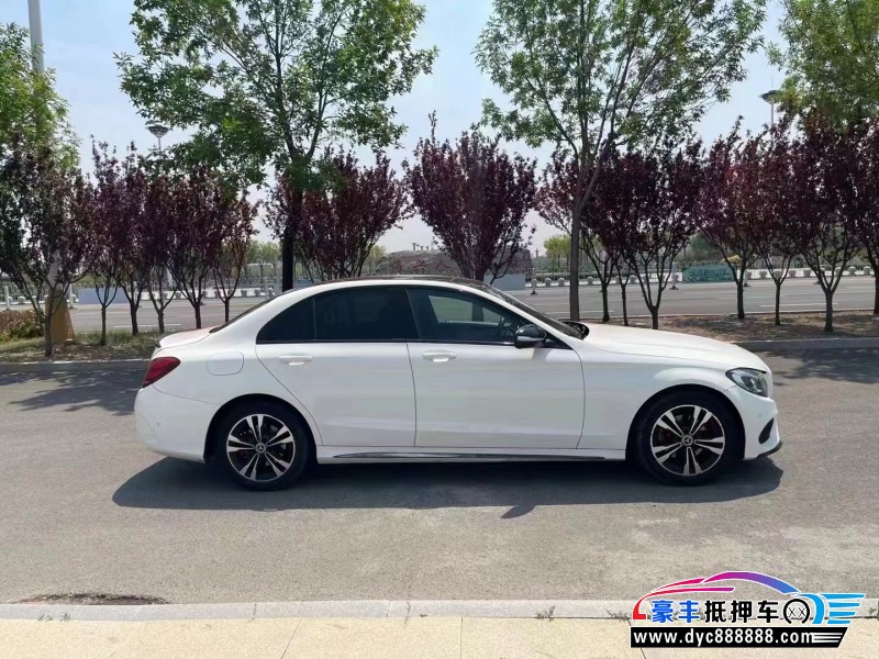 17年奔驰C级轿车抵押车出售